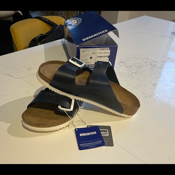 Hard to Find Dark Navy/White Sole Birkenstock Arizona - Picture 2 of 4